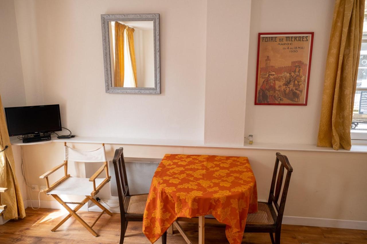 Appartement Place Des Cordeliers Dinan Exterior photo