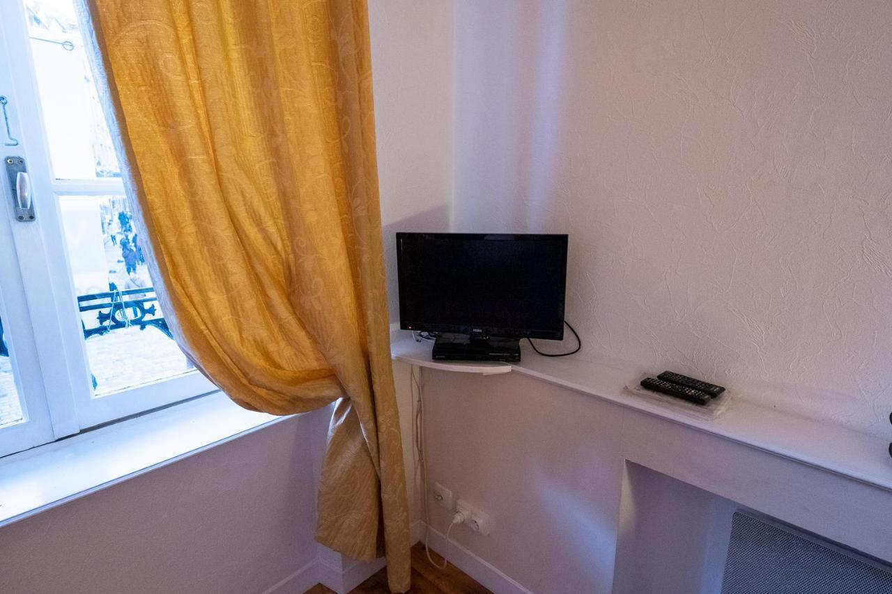 Appartement Place Des Cordeliers Dinan Exterior photo