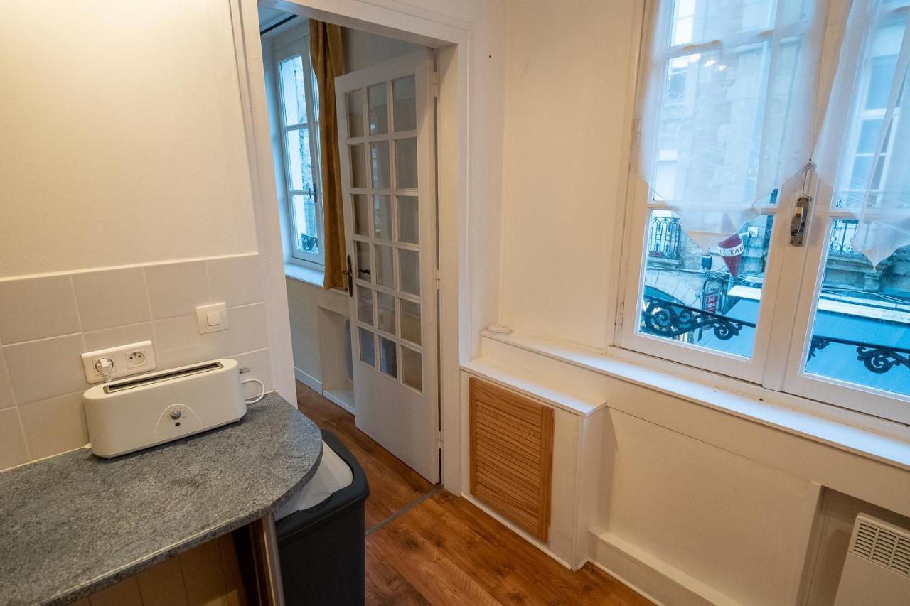 Appartement Place Des Cordeliers Dinan Exterior photo